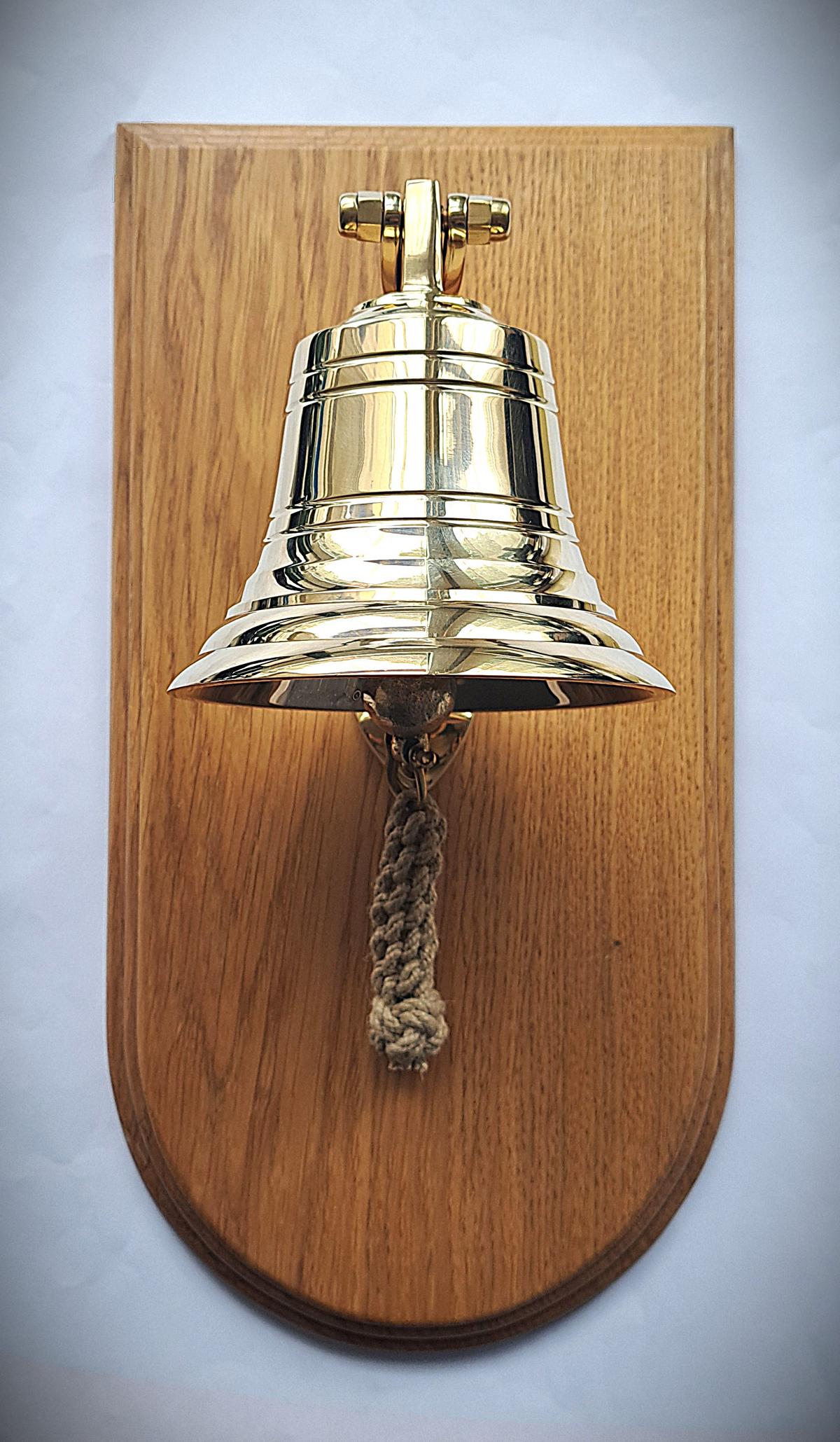 Messingglocke mit Holzbrett 48,0 x  18,5 x 2,0 cm