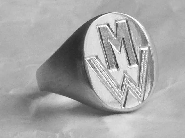 Silberring mit Monogramm Gravur (2)