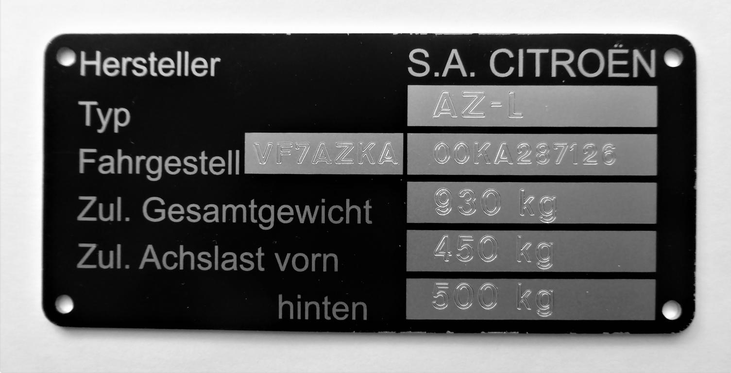 graviertes Typenschild