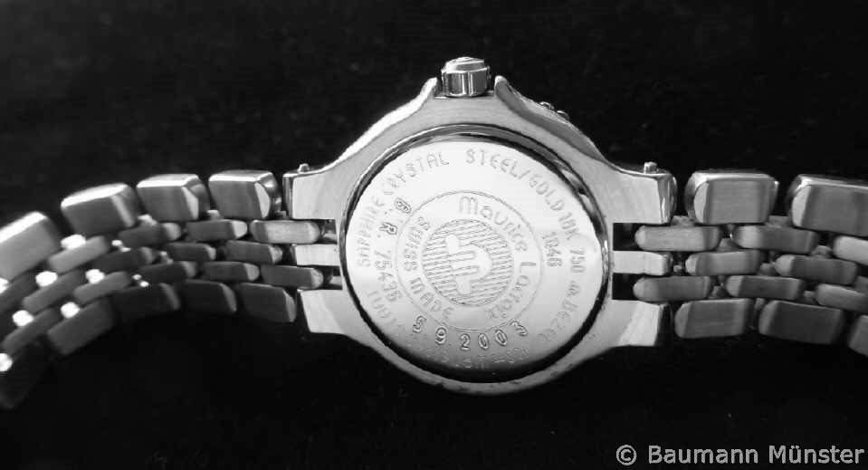 Gravur auf Ruckseite einer Uhr