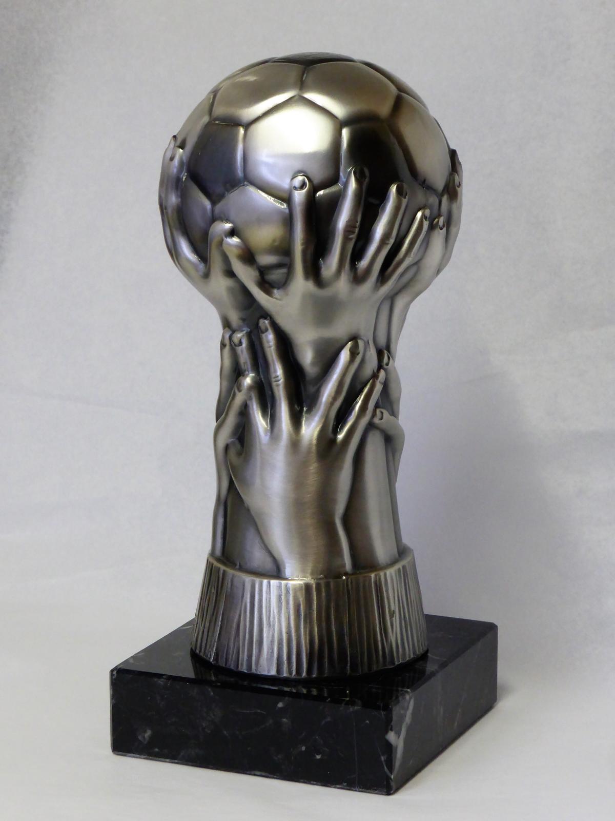 M43416 Award Fußball versilbert großer Pokal