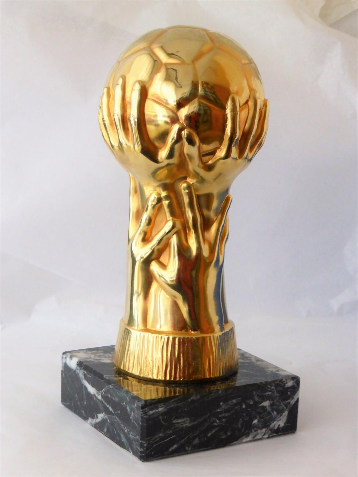 M43417G Award Fußball vergoldet großer Pokal