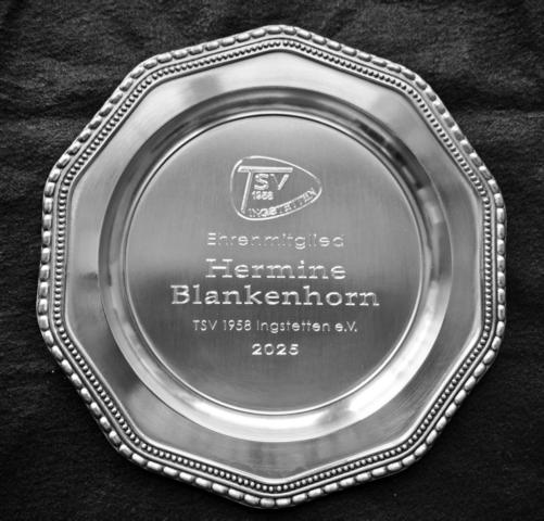 Mustergravur in Zinnteller